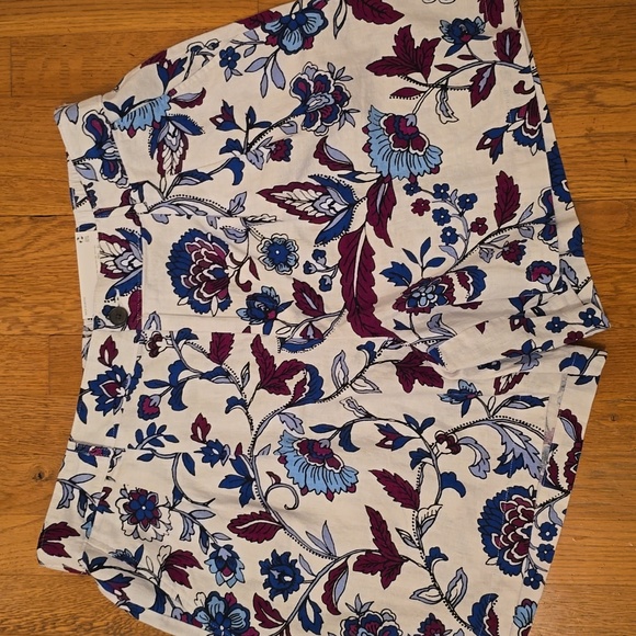 LIZ CLAIBORNE BRAND WOMEN'S PLUS SIZE WHITE AND BLUE FLORAL SHORTS SIZE 14 - Picture 3 of 14